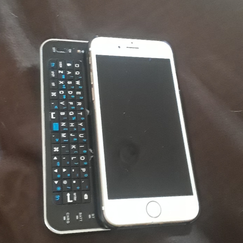 iPhone 6,6s or 7 bluetooth keyboard and case